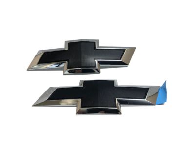 GM Bowtie Emblems in Black (for LT, RST, LTZ and High Country Trim Levels with Multi-Flex Tailgate) 84434790