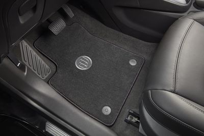 GM First-and Second-Row Carpeted Floor Mats in Ebony 42704598