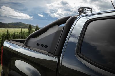GM Sport Bar Package in Black with ZR2 Logo 84403083