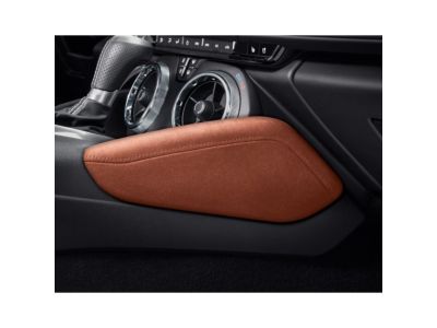 GM Knee Pad Interior Trim Kit in Kalahari with Mojave Stitching 84095811