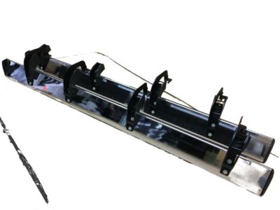 GM Crew Cab (with Diesel Engine) 6-Inch Rectangular Assist Steps in Chrome 84106513