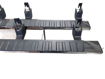 GM Extended Cab 5-Inch Rectangular Assist Steps in Chrome 84157162