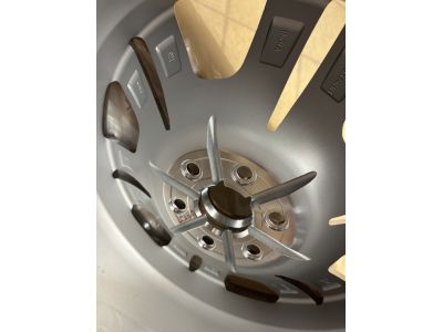 GM 22x9-Inch Aluminum 6 Split-Spoke Wheel 84346101