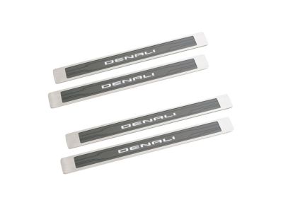 GM Illuminated Front and Rear Door Sill Plates with Denali Script 84446037