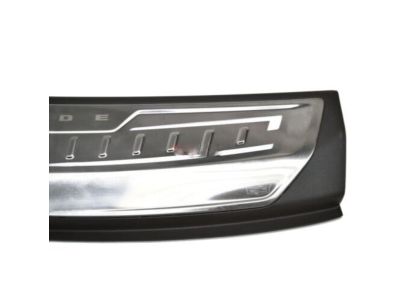 GM Illuminated Cargo Sill Plate in Very Dark Atmosphere with Escalade Script 84645320