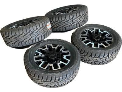 GM 22x8.5-Inch Aluminum Multi-Spoke Wheel in High Gloss Black with Machined Face 84931647