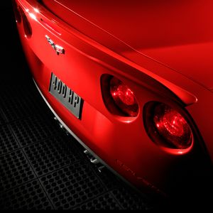 GM Spoiler Kit - Full Width,Color:Victory Red (74U) 19172808