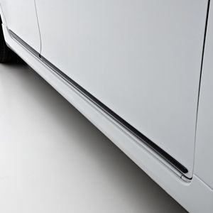 GM Front and Rear Smooth Door Moldings in Black 95980690