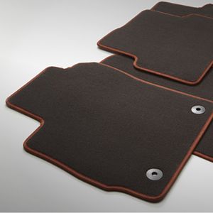 GM Front and Rear Carpeted Floor Mats in Black 19301575