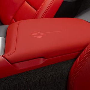 GM Floor Console Lid in Adrenaline Red with Stingray Logo 84255309