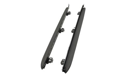 GM Molded Assist Steps in Ebony Twilight Metallic 84185391