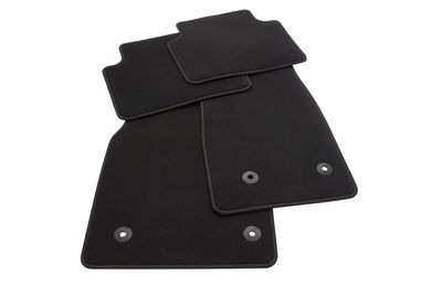 GM First-and Second-Row Carpeted Floor Mats in Jet Black 84480100