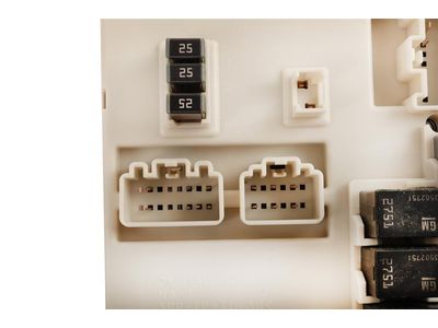 Saturn Fuse Box - 25855326