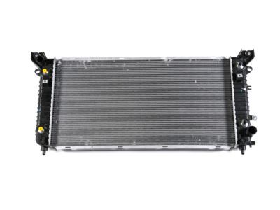 2015 GMC Yukon Radiator - 84164905