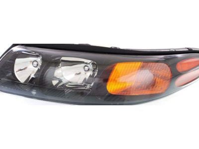 GM 19245099 Headlight Assembly (W/ Front Side Marker & Parking & Turn Signal Lamp)
