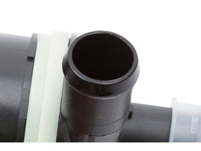 2016 Chevrolet Malibu Water Pump - 84001653