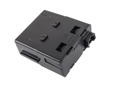 13535037 GM RECEPTACLE ASM-DUAL CHRG ONLY *JET BLACK   Product Photo 2 of 3